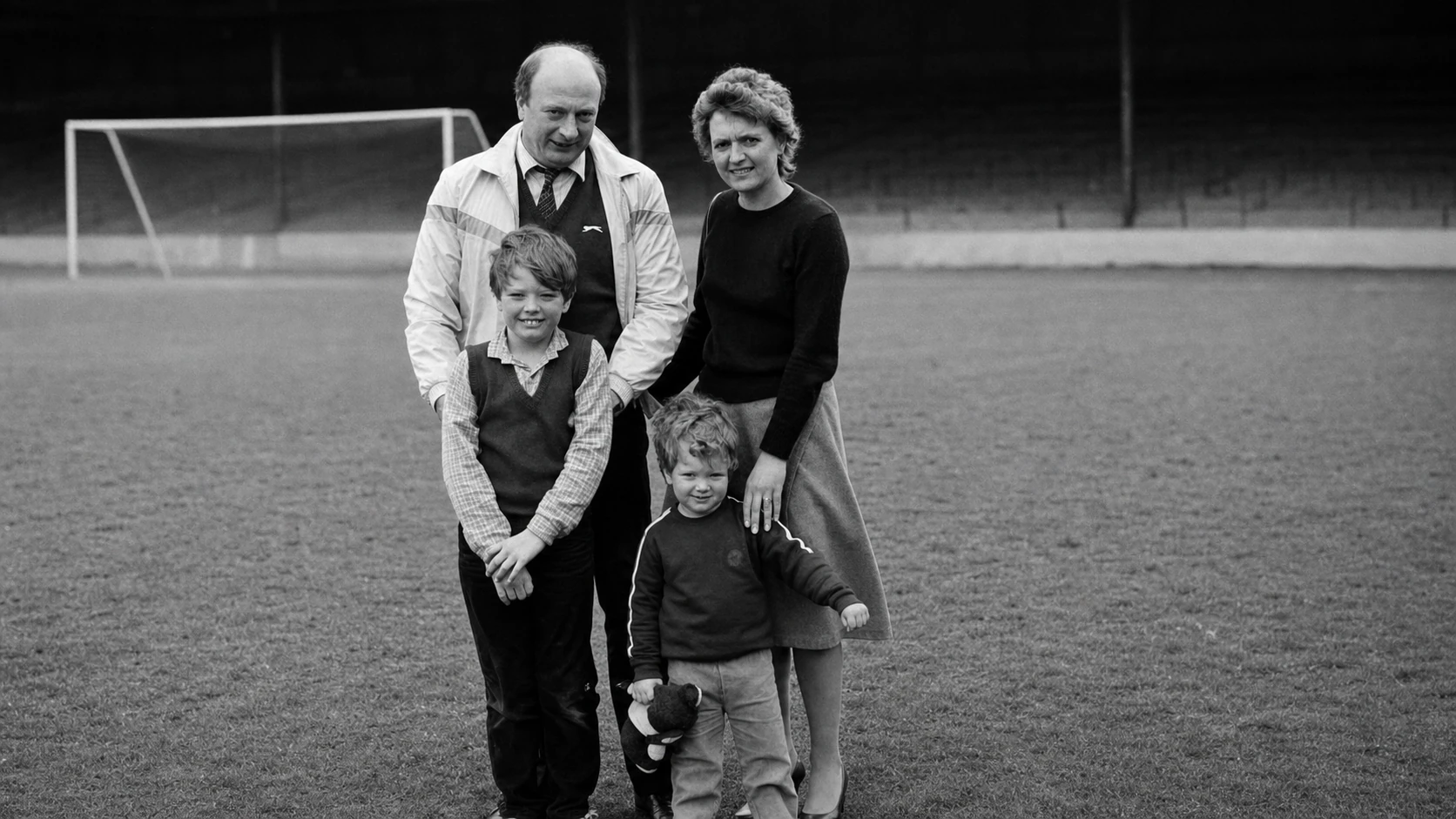 Early Life and Family Background - alan carr brother gary